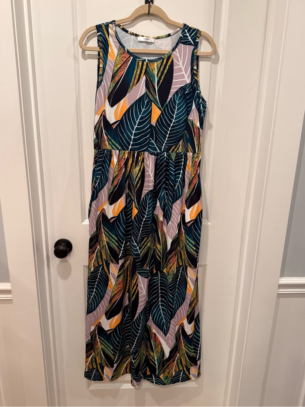 Tropical Leaf Print Sleeveless Midi Dress